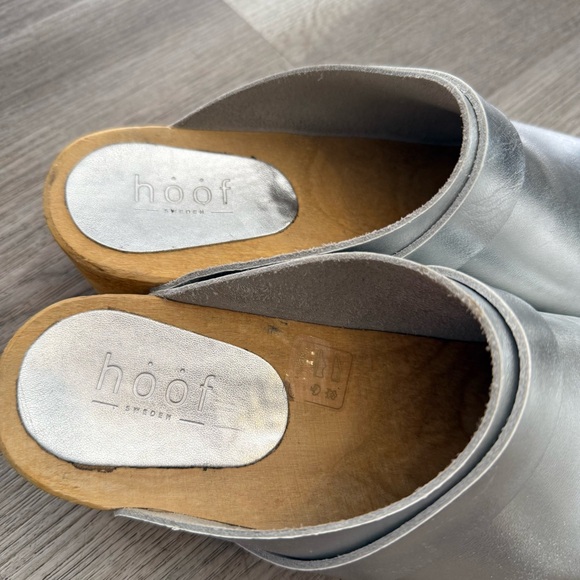 Hoof Sweden Silver Leather Women's Wooden Mule Clogs - Picture 5 of 9